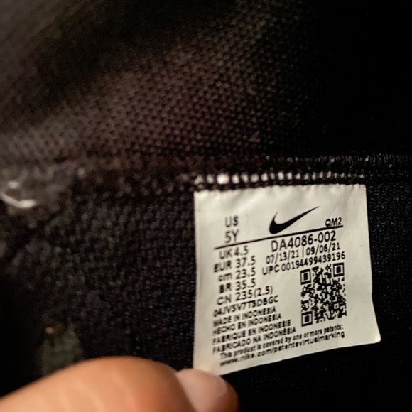 Nike Blazers - High Top. EXCELLENT CONDITION!! - Picture 2 of 4